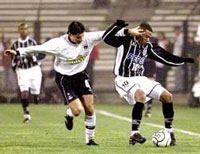 Colo-Colo frente a Corinthians en 2001