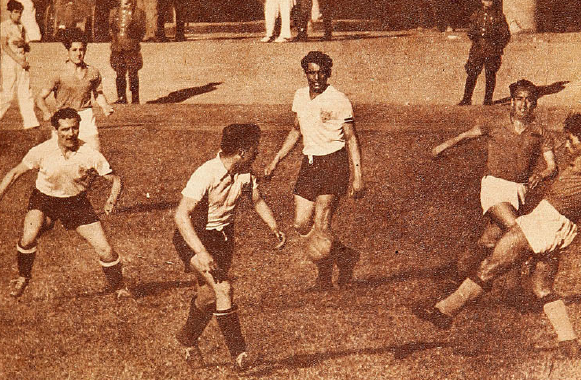 Colo-Colo frente a Wanderers en 1947